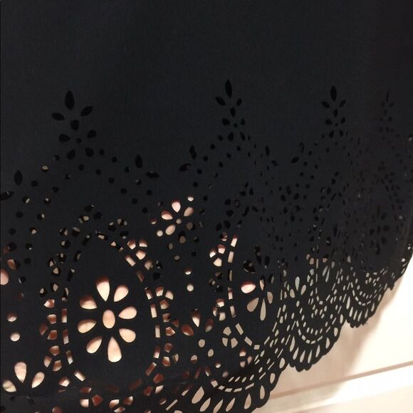 Laser cut tunic cover up - Picture 6 of 8